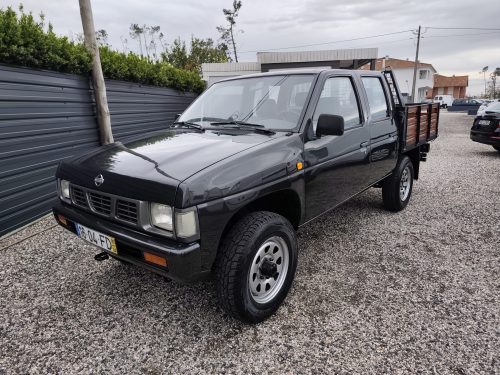 Nissan D21 cabine dupla 4x4