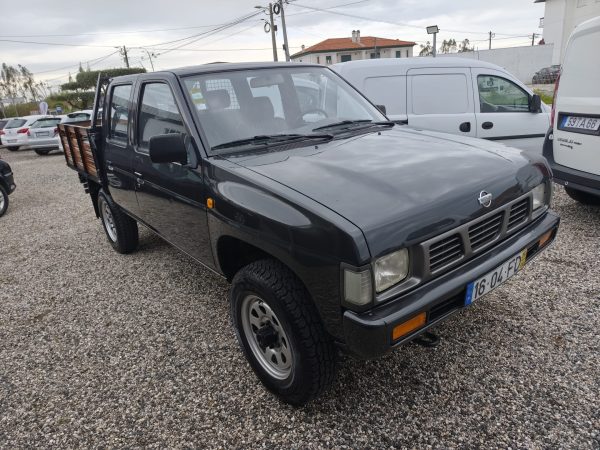 Nissan D21 cabine dupla 4x4