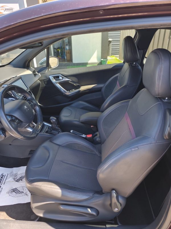 PEUGEOT 208 1.6HDI modelo XY