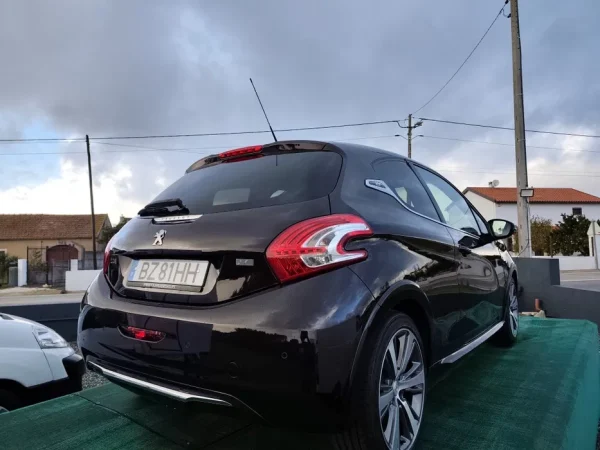 image Peugeot 208 1.6 HDI