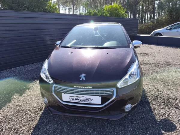 image (6) Peugeot 208 1.6 HDI