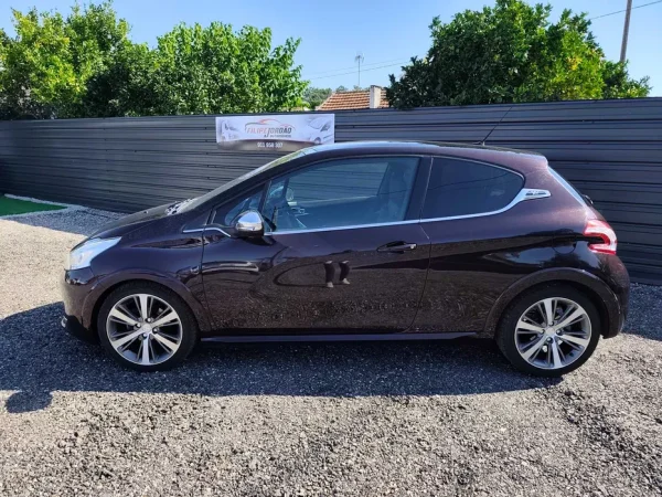 image (8) Peugeot 208 1.6 HDI