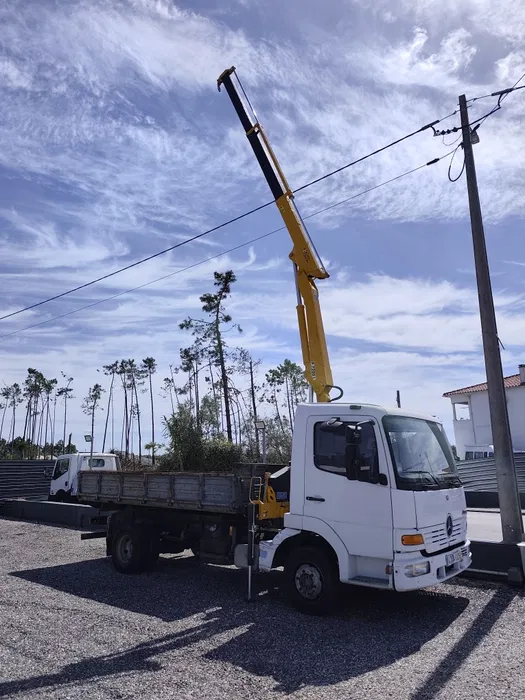 image Camião Mercedes Benz 815 Atego Com Grua e Basculante